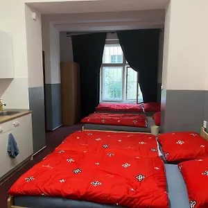 Hostel Moon, Prag