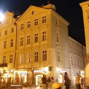 Old Town Square By Emblem Aparthotel